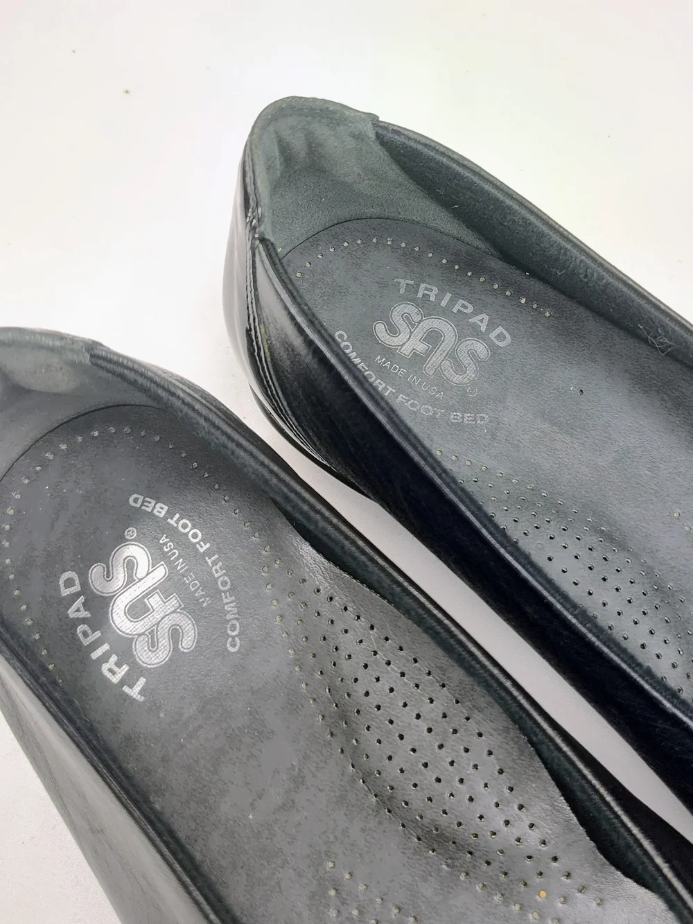 SAS Women's Black Leather Ballet Flats with Patent Cap Toe